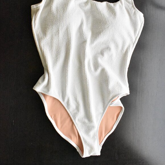 J.CREW Bathing Suit 14 White Bra Pads Lined One Piece Machine Wash - Picture 3 of 5